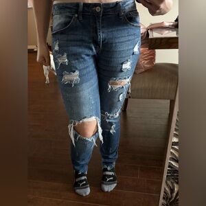 Kancan size 30 women’s ripped denim jeans